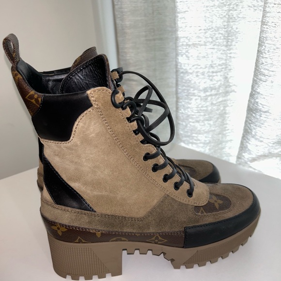Authentic Louis Vuitton Laureate Platform Desert Boot. - Picture 4 of 7